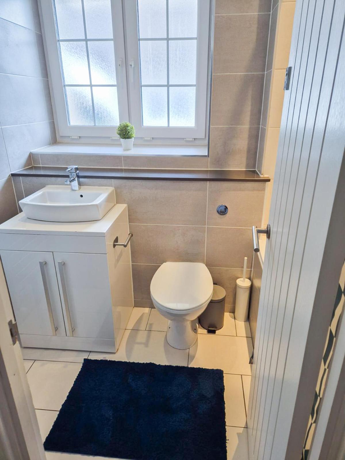 Appartamento Refined 2 Bedroom Flat Few Steps From The Oval *