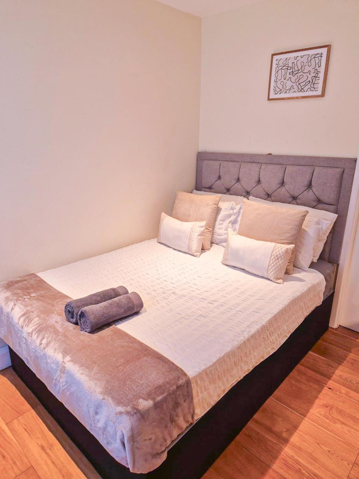 Appartamento Refined 2 Bedroom Flat Few Steps From The Oval Londra