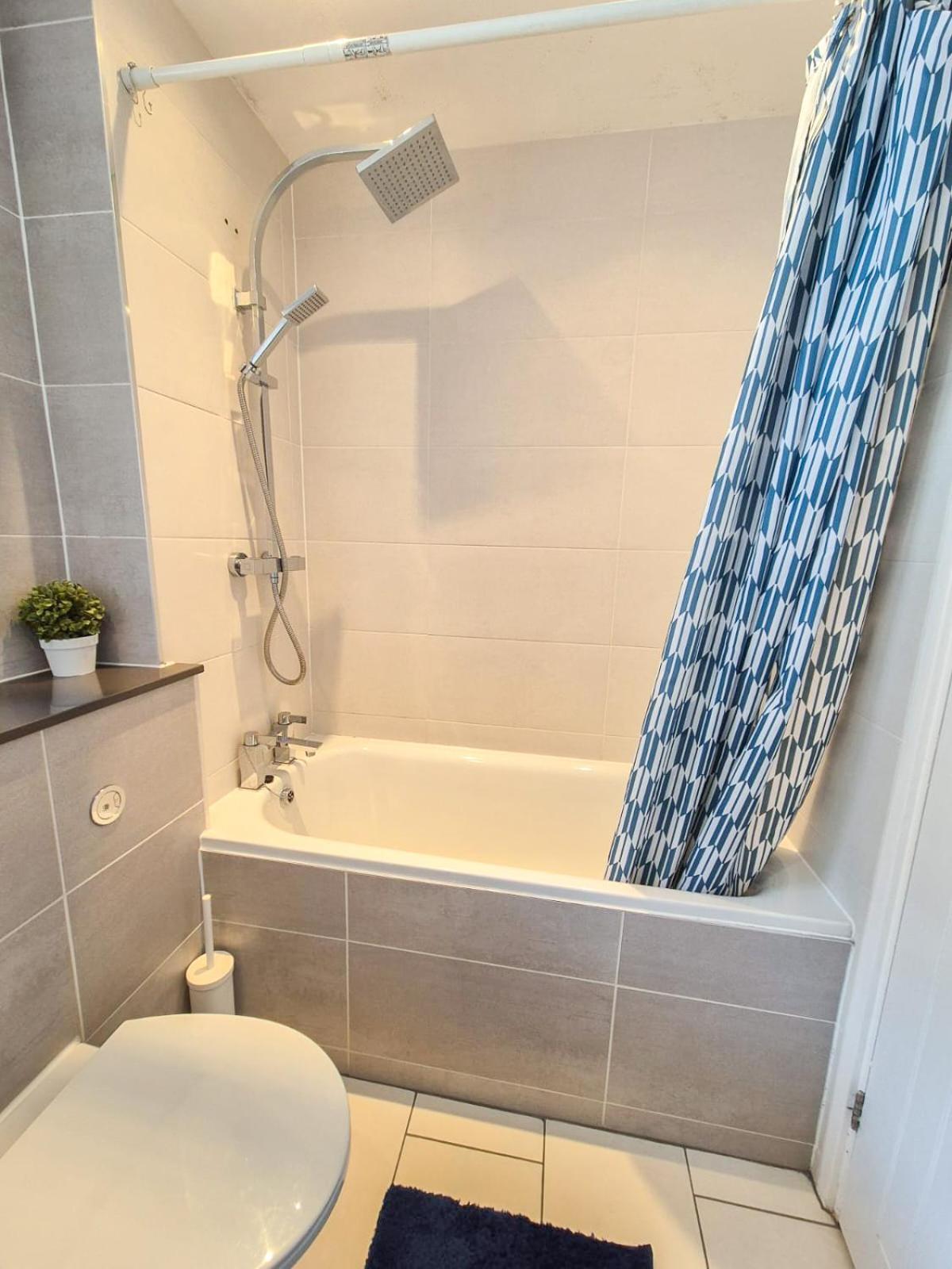 Appartamento Refined 2 Bedroom Flat Few Steps From The Oval