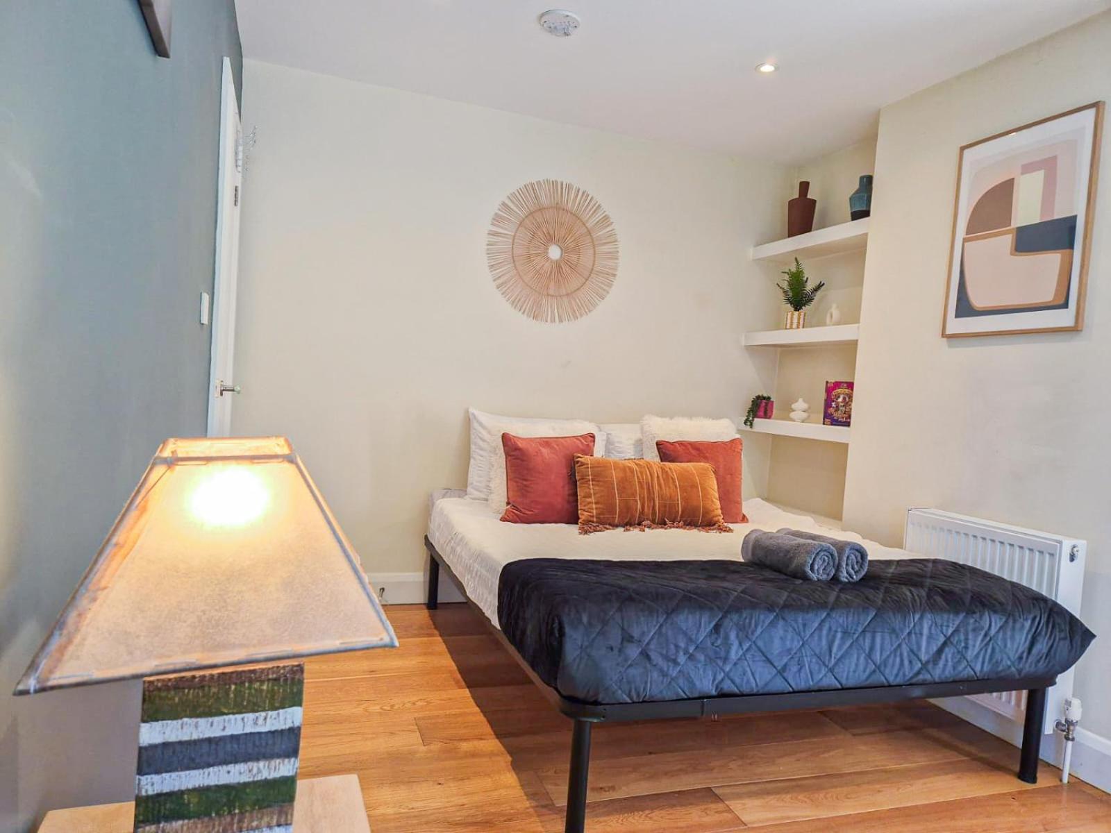 Appartamento Refined 2 Bedroom Flat Few Steps From The Oval Londra
